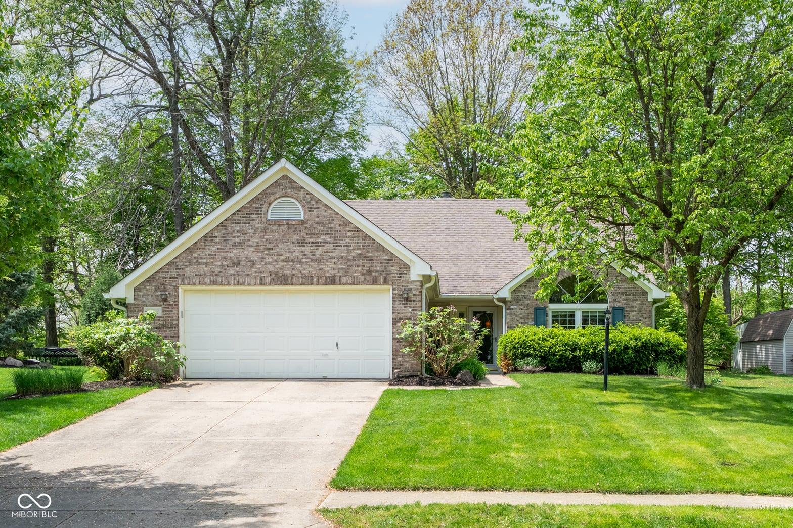 Front exterior at 19519 Creekview Drive, Noblesville, IN