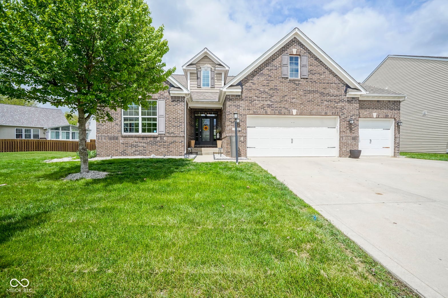 Front exterior at 7632 Nestucca Trail, Noblesville, IN