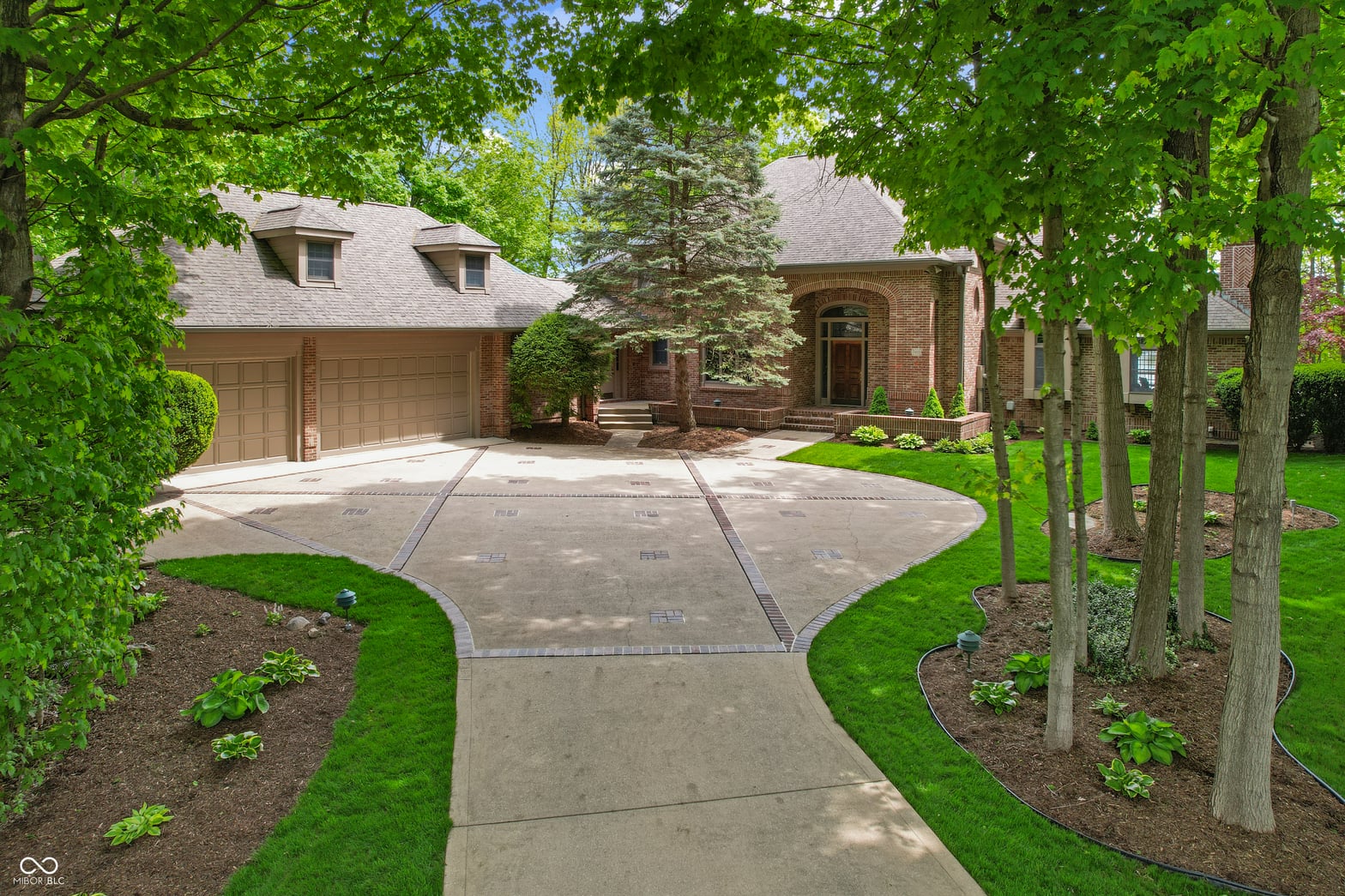 Photo of 7400 Oakbay Drive, Noblesville, IN