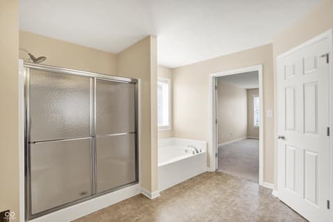 Primary bathroom at 4602 Amesbury Place, Westfield, IN