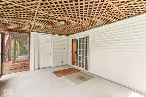 Photo of 320 Thornberry Drive, Carmel, IN