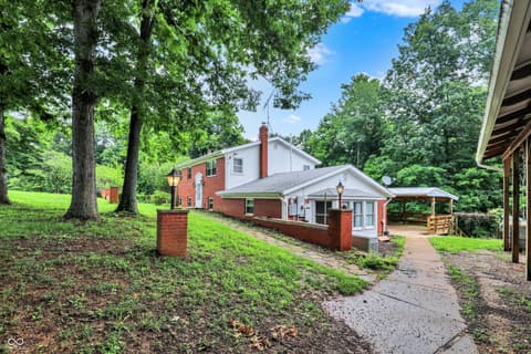 6810 N Showers Road