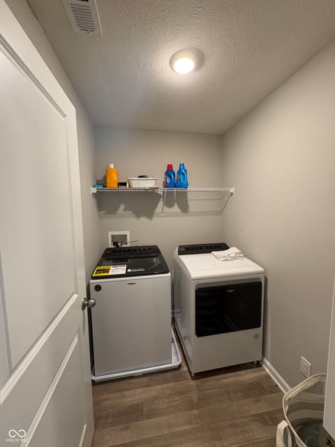 Laundry room at 10931 N Longbranch Street, Monrovia, IN