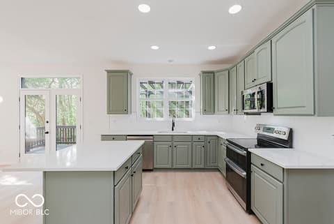 Photo of 8300 Weaver Woods Place, Fishers, IN