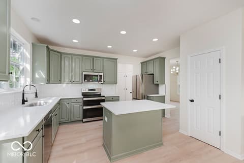 Photo of 8300 Weaver Woods Place, Fishers, IN