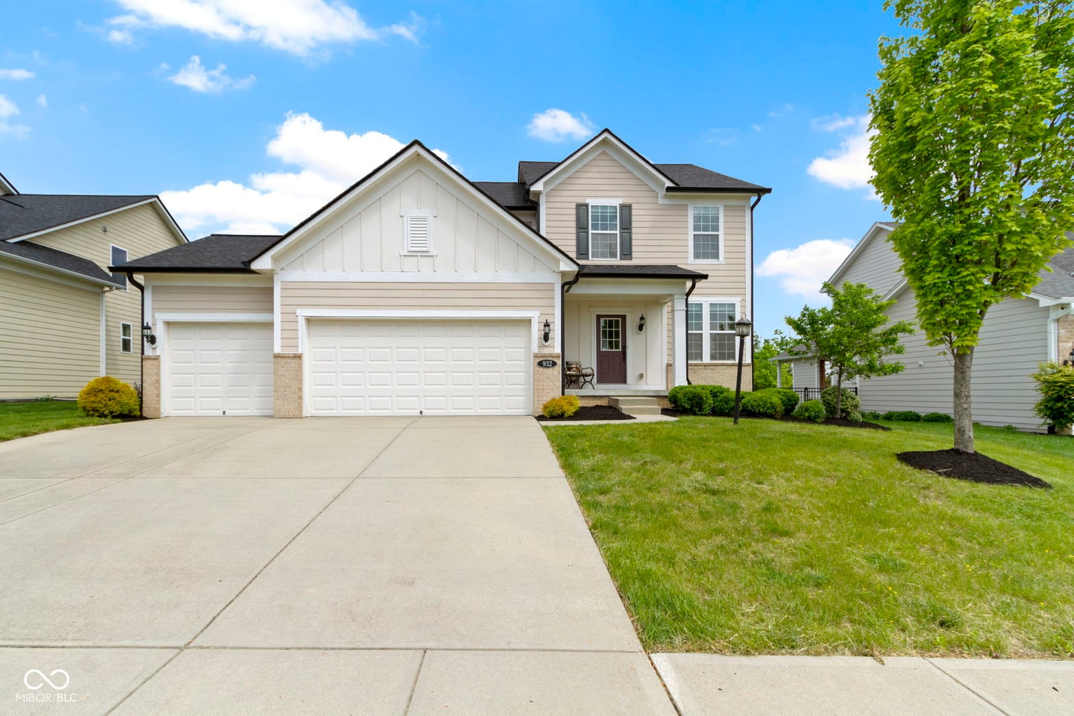 Front exterior at 932 Silverheels Drive, Westfield, IN