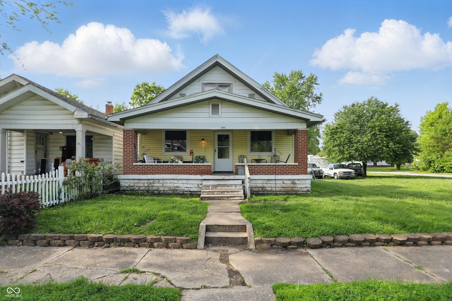 Front exterior at 2005 2nd Avenue, Terre Haute, IN
