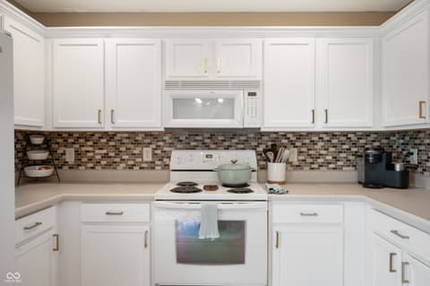 Kitchen at 12446 Deerview Drive, Noblesville, IN