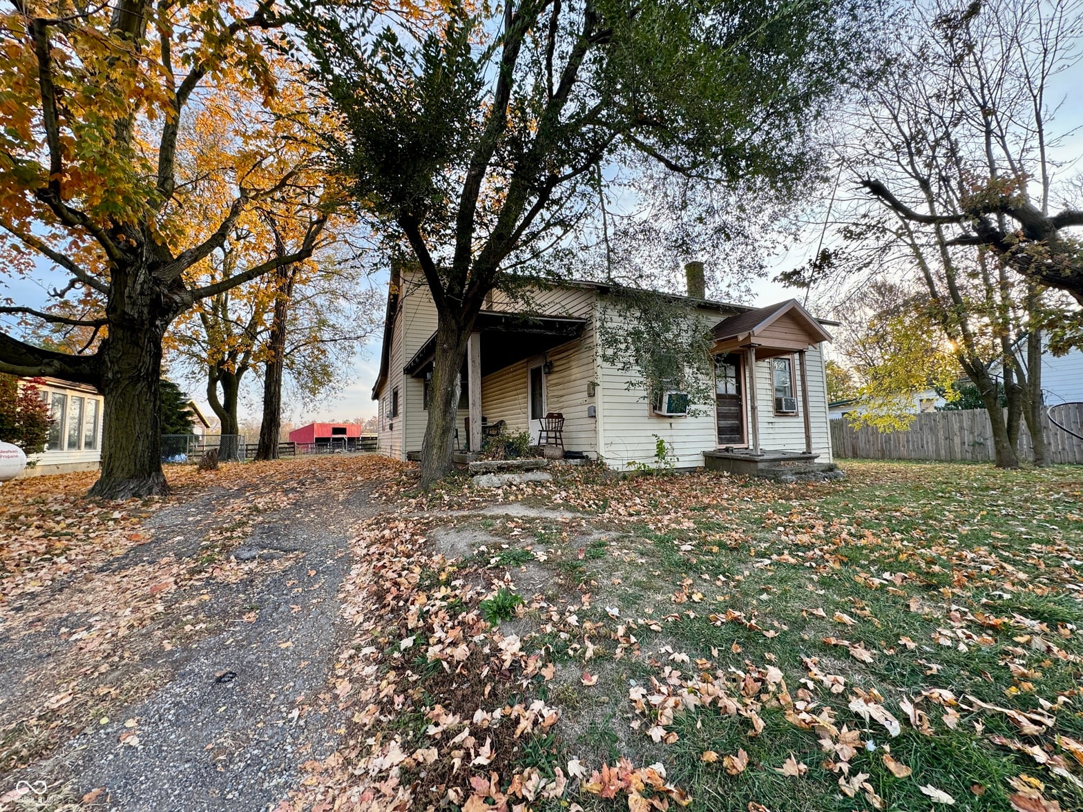 Front exterior at 8345 N State Road 109, Wilkinson, IN