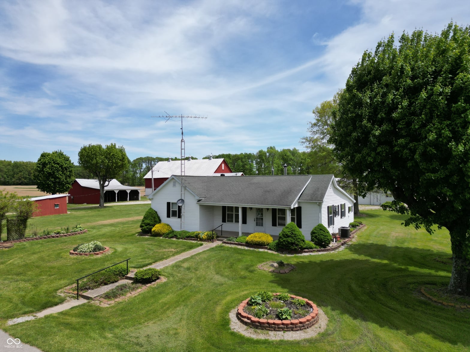 Photo of 3718 N County Road 800 W, Holton, IN