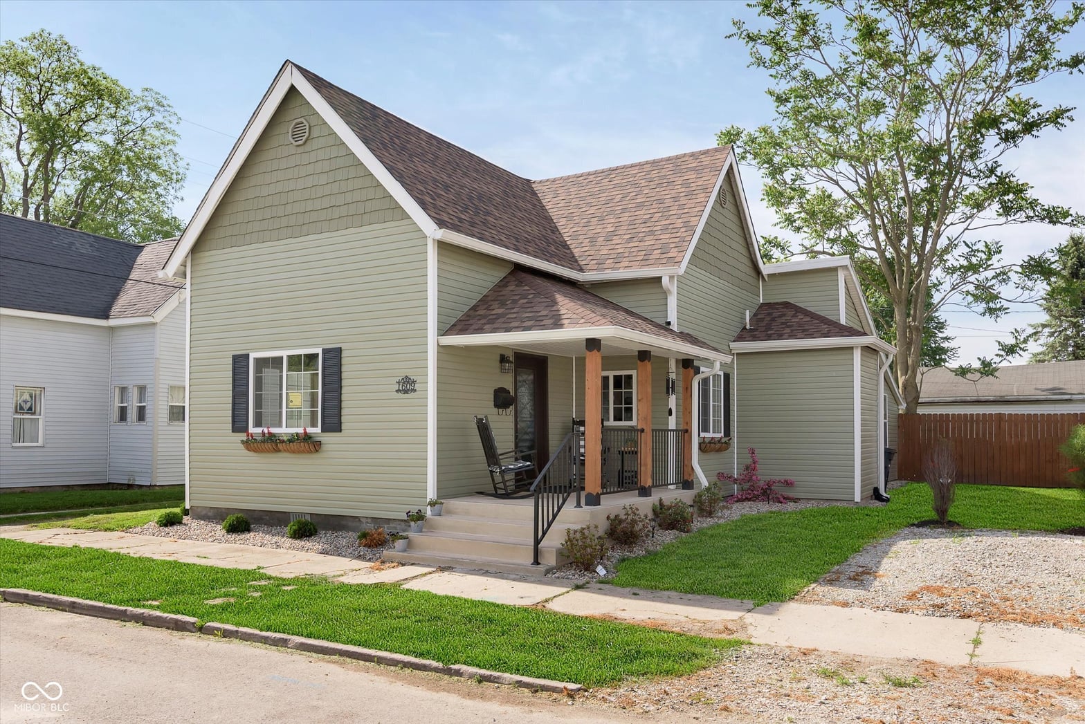 Front exterior at 1609 S G Street, Elwood, IN