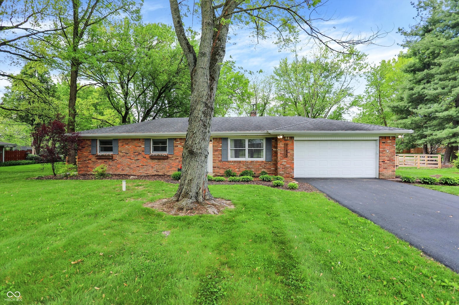 Photo of 820 S Eaglewood Drive, Zionsville, IN