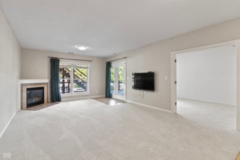 Photo of 11226 Blackwalnut Point, Indianapolis, IN