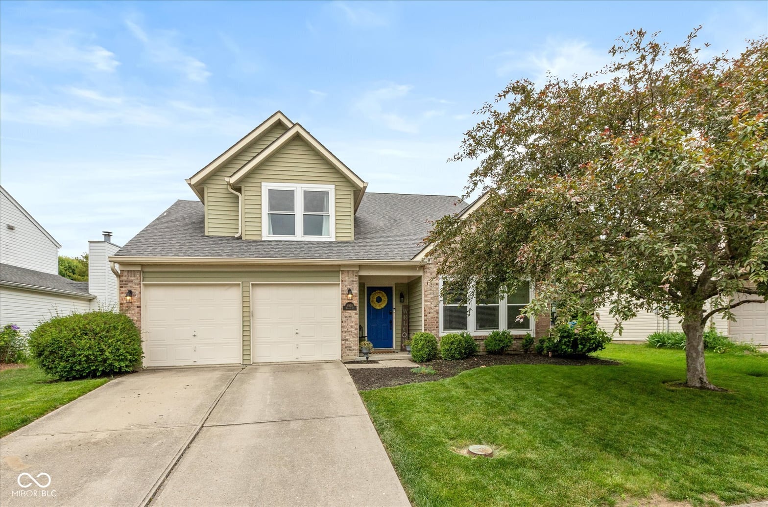 Foyer at 8958 Wooster Court, Fishers, IN
