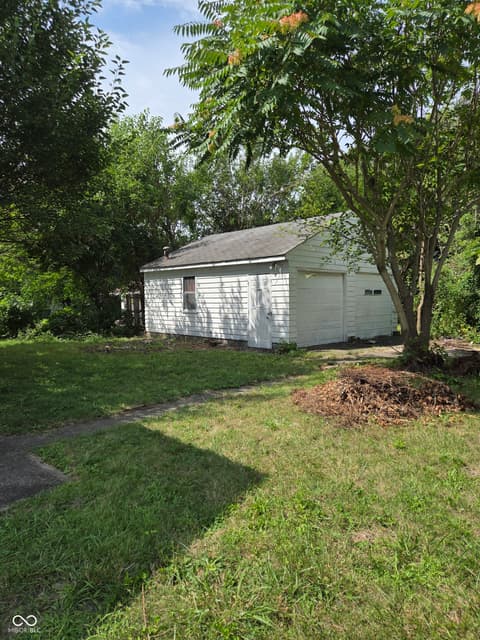 Yard at 1168 N Gladstone Avenue, Indianapolis, IN