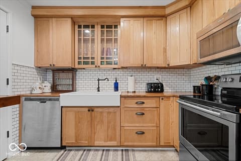 Photo of 305 N 1100 E, Zionsville, IN
