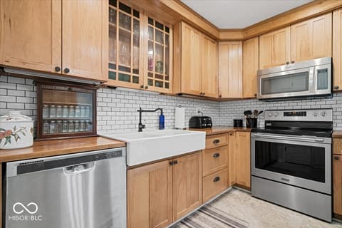Photo of 305 N 1100 E, Zionsville, IN