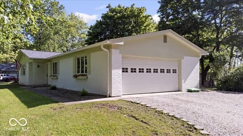Photo of 305 N 1100 E, Zionsville, IN