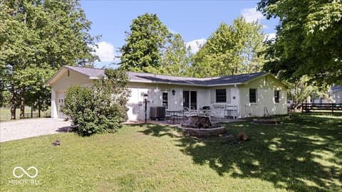 Photo of 305 N 1100 E, Zionsville, IN