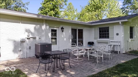 Photo of 305 N 1100 E, Zionsville, IN