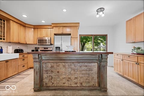 Photo of 305 N 1100 E, Zionsville, IN