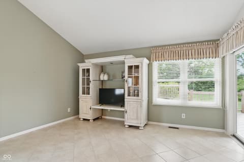 Photo of 7329 Pymbroke Drive, Fishers, IN