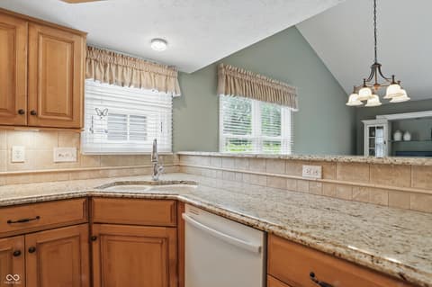 Photo of 7329 Pymbroke Drive, Fishers, IN
