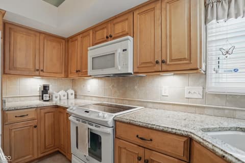 Photo of 7329 Pymbroke Drive, Fishers, IN