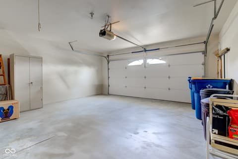 Garage at 12258 Charing Cross Road, Carmel, IN