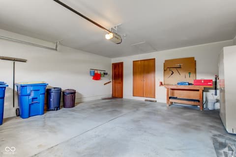 Garage at 12258 Charing Cross Road, Carmel, IN