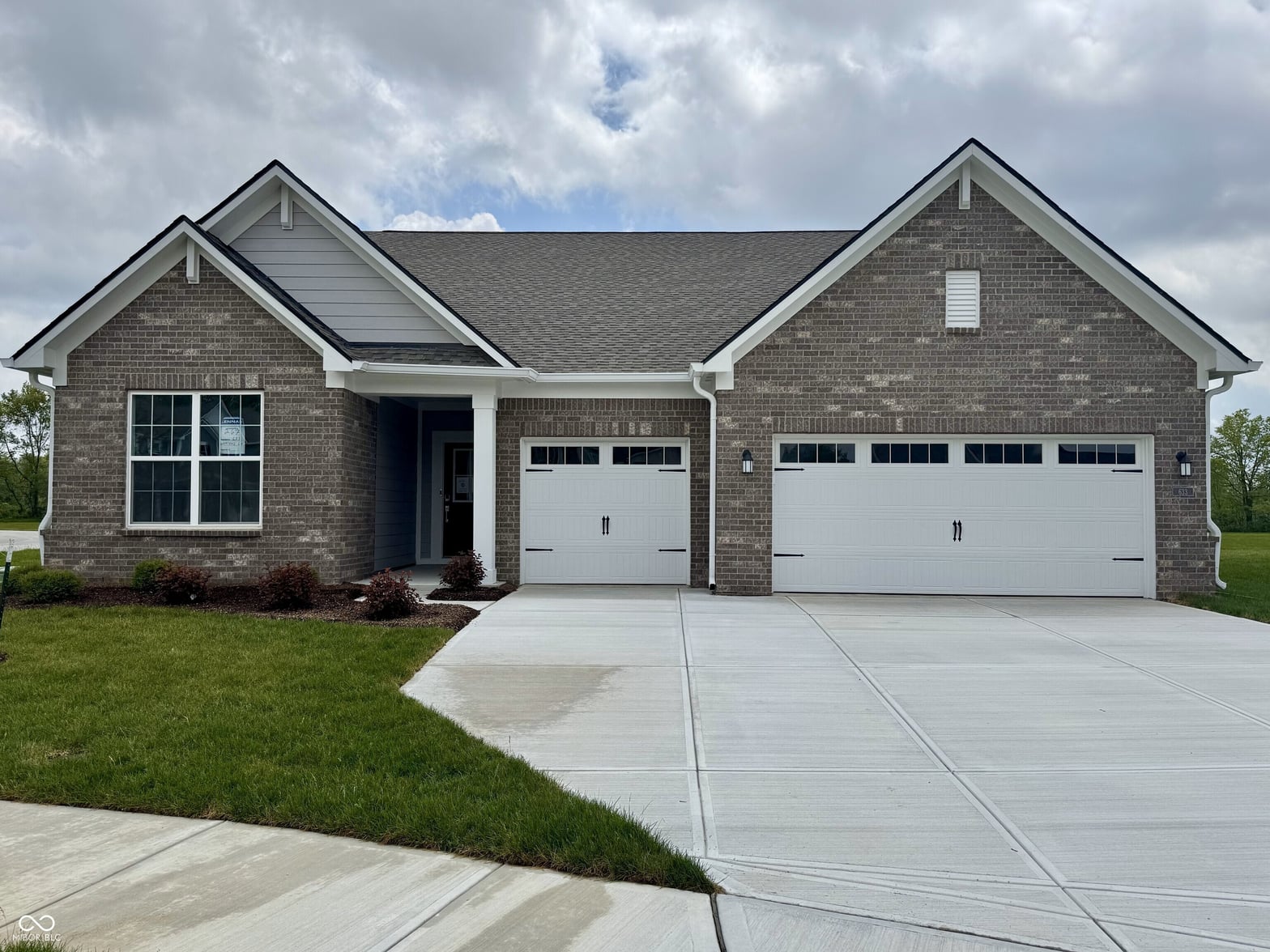 Photo of 633 Waterford Lane, Westfield, IN