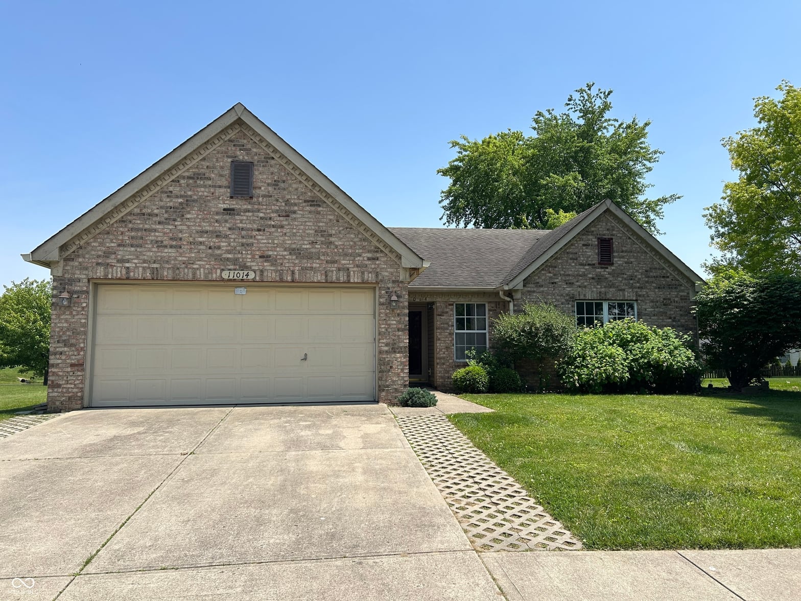 Front exterior at 11014 Lake Run Drive, Fishers, IN