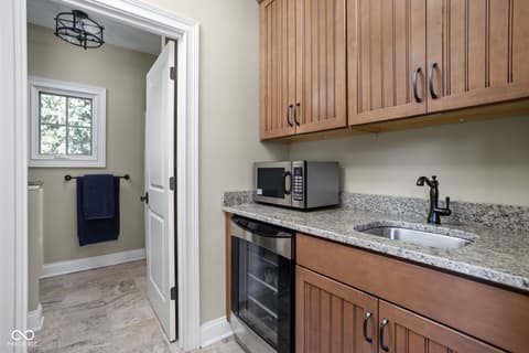 Photo of 24 Shannon Road, Zionsville, IN