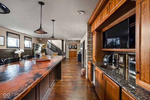 Photo of 24 Shannon Road, Zionsville, IN