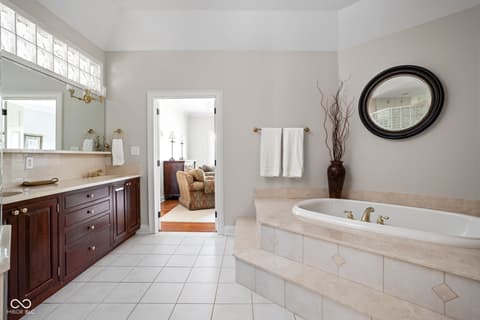 Photo of 24 Shannon Road, Zionsville, IN