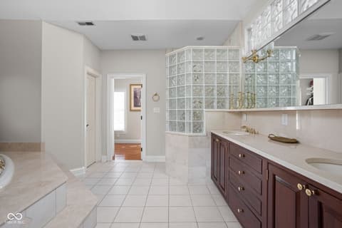 Photo of 24 Shannon Road, Zionsville, IN