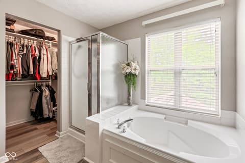 Photo of 18278 Benton Oak Drive, Noblesville, IN