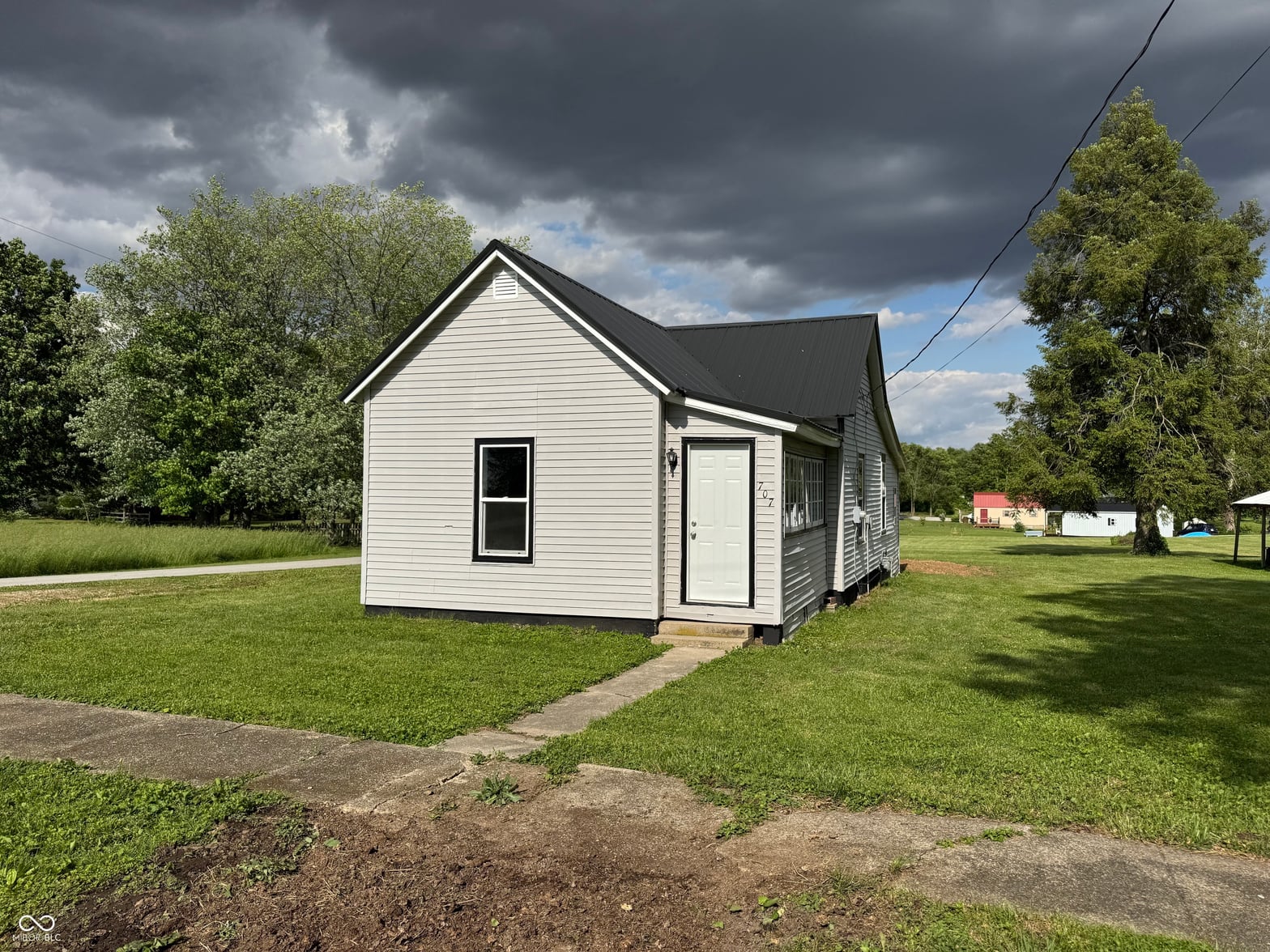 Side exterior at 707 N Water Street, Hillsboro, IN