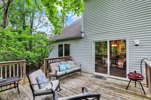 Photo of 2210 S Laurelwood Circle, Bloomington, IN