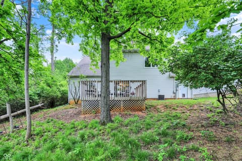 Photo of 2210 S Laurelwood Circle, Bloomington, IN