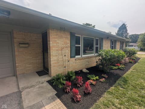 895 W Poplar Street