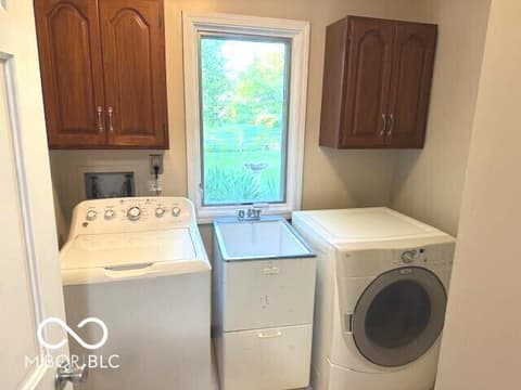 Photo of 1941 Spruce Drive, Carmel, IN