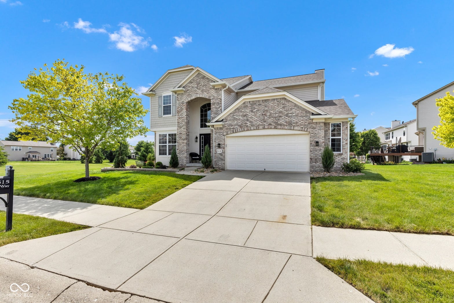 Front exterior at 515 Lynton Way, Westfield, IN