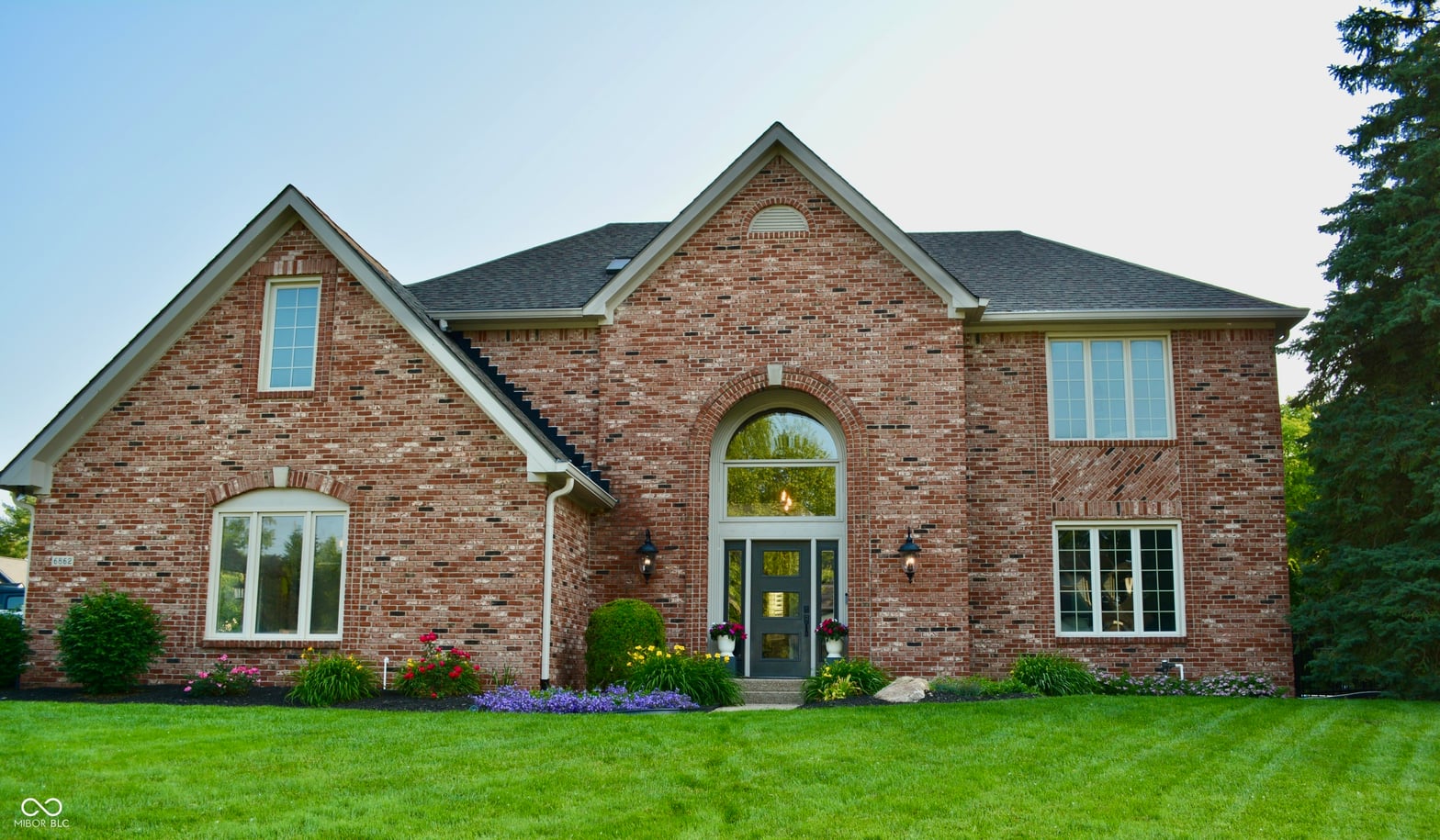 Photo of 6862 Riverside Way, Fishers, IN