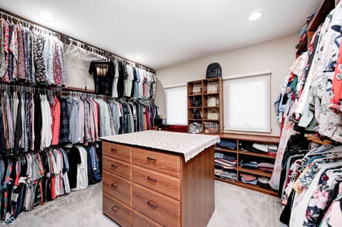 Walk In Closets — 4181 Whitetail Woods Drive, Bargersville, IN
