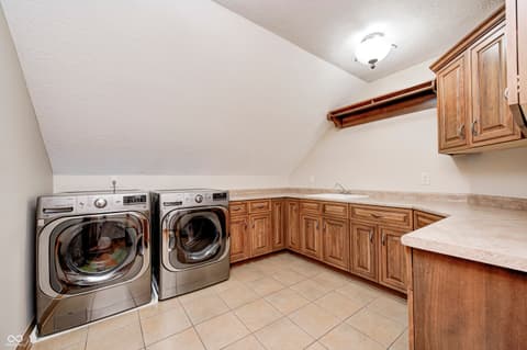 Laundry room at 4181 Whitetail Woods Drive, Bargersville, IN