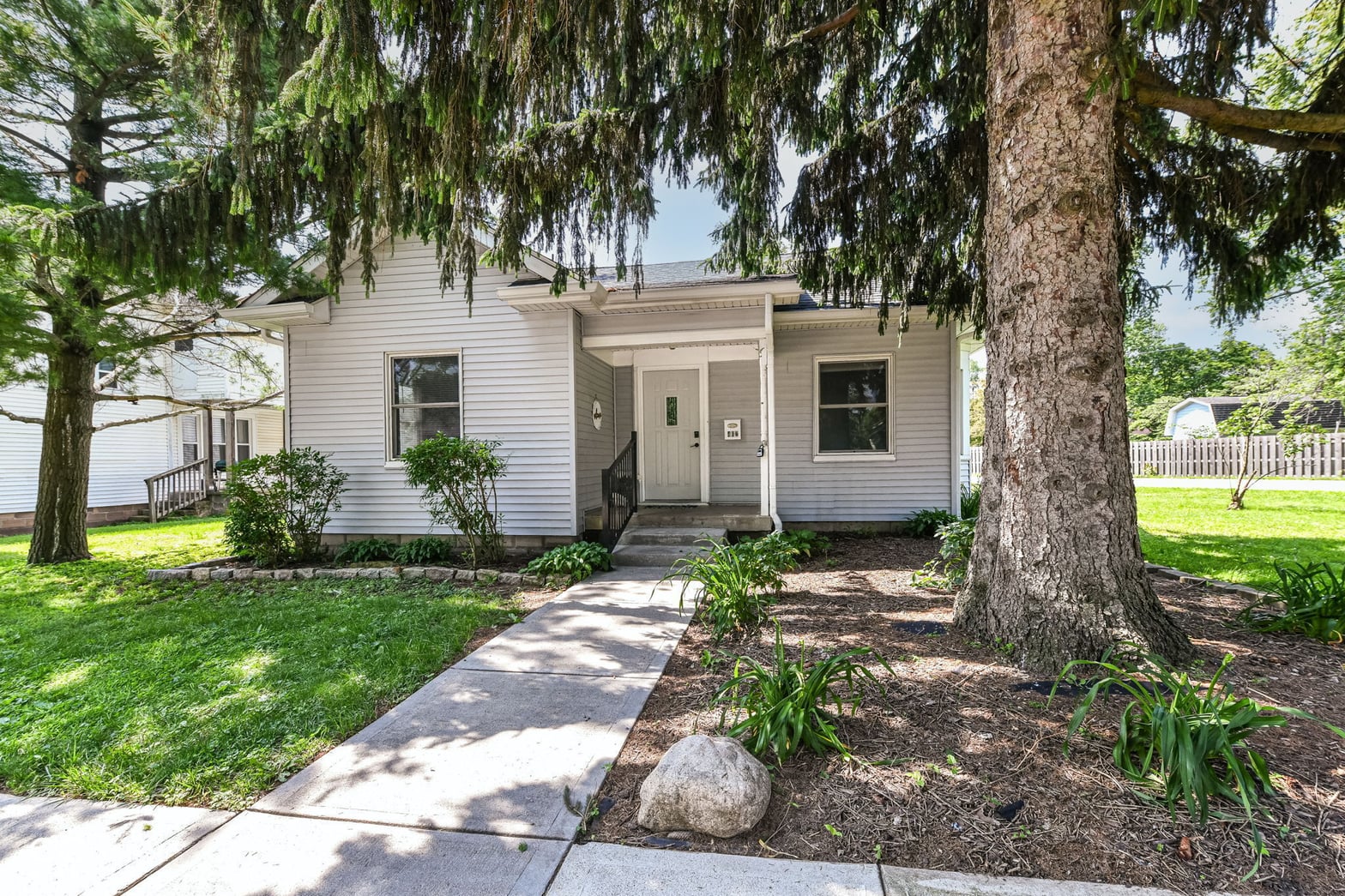 Photo of 402 E 4th Street, Sheridan, IN