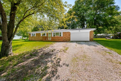 8260 N Greenacres Road