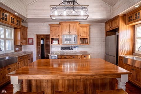 Kitchen at 115 W State Road 38, Pendleton, IN