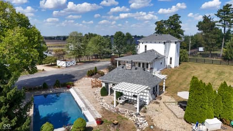 Aerial view at 115 W State Road 38, Pendleton, IN